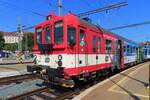 CD 842 026 finds herself back in three time zones: past (red and beige as originally entering service in the 1990s), present (blue and white Najbrt colour scheme) and future (ECTS advertising in black