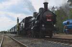 On 11 May 2024, ex-CSD 434 2186 stands at Luzna u Rakovnika with an extra train.