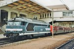 RER with 67464 stands in Mulhouse on 26 July 1998.