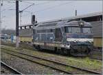 When the (life) time of a locomotive is coming to an end, savings are often made on the maintenance of the appearance and the locomotive then appears rather unattractive. But she is still in use; and a (last?) photo is definitely worth it. The SNCF BB 67591 in Strasbourg.

March 12, 2024