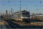 The SNCF BB 67591 wiht a TER is arriving at the Strasbourg Station.
