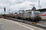 Akiem/HSL 37025 hauls a freight through Bremen Hbf on 27 April 2016.