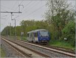 The SNCF narrow-gauge diesel multiple unit X 74503 is traveling as TER 61285 from Salbris to Valençay and leaves Gièvres station after a rather long stop of nine minutes.