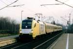 Scanned picture of U2-023 with the FLensburf-EXpress, calling at Elmshorn on 21 May 2004.