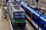 Tricky light, busy station: in less-than-ideal circumstances RTB 193 726 was seen from above at Lage Zwaluwe on 24 August 2018.