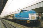 Spitzke V 100-SP-004 with engineering train in Rotterdam Centraal on 28 December 2005.