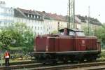 Scanned picture of 212 370 in Mainz Hbf on 29 May 2005.