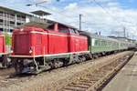 Extra train with 212 041 stands in Trier on 28 April 2018. 