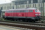 DB 218 883 stands in Hannover Hbf on 20 September 2016.