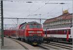 The DB 218 422-9 wiht his RE3 from Basel Bad Bf to Friedrichshafen is arriving at the Singen Station.
