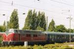 With an extra train, V 200 116 stands in Rheine on 28 October 2005.