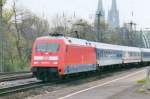 InterRegio to Emden passes Kln Deutz on 13 April 1999, being pulled by 101 031. 