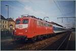 In the spring of 1992, the DB 110 221-9 was on its way from Nuremberg to Stuttgart with an Interregio (IR) in Aalen.

Analog image from April 1992