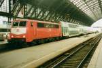 Scanned picture of 111 143 at Kln Hbf on 21 July 1998.