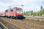 DB 111 132 calls at Gelsenkirchen Hbf on 17 July 1998.