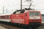 On 28 May 2005 DB 120 126 pushed an IC through Kln-Deutz.