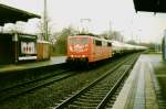 Scanned picture of 151 026 passing through Viersen on 13 February 1998. Note the disappearing white slab on the cab of the loco.