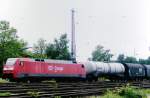 DBS 152 003 passes Darmstadt-Kranichstein on 27 May 2007.