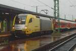 On 1 June 2013 U2-013 deputizes for a non-available loco with a DB Regio train to Halle (Saale) Hbf at Weimar Hbf, getting soaked wet as reward.