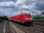 185 320 9 with Containertrain at Neuwied
In the background is the Hangartnertrain
(Maddin)