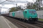 Coal train with 185 616 passes through Hamburg-Harburg on 28 April 2016.