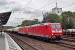 Tank train with 185 009 passes Köln West on 4 October 2017.