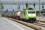 Captrain 185 532 passes through Passau on 10 May 2018. 