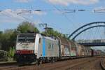 On 26 April 2025 Lineas 186 451 hauls the Volvo block train through Salzbergen toward Antwerpen.