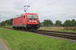Solo ride for 187 149 through Kaarst Broicherheide on 8 August 2025. This stretch between Neuss and Meerbusch-Osterath ses loads of freights and solo riding, all of which can be photographed from a cycling path near by.