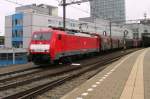 On a grey morning of 31 August 2013 189 086 with steel train passed through Eindhoven Centraal.