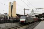 Rain and 189 288 (with the Safenwill-automotive shuttle) at Tilburg on 14 February 2014.