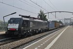 MRCE 189 289 passes through Zwijndrecht on 20 July 2016.