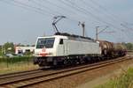 White 189 823 hauls a tank train out of Venlo on 22 August 2018.