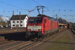 On 27 March 2017 DBC 189 052 hauls a FORD automotive train through Dillingen (Saar). 