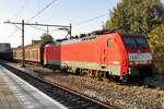 On 1 November 2014 DEBC 189 029 with her block train had to be sidelined for a short while at Tilburg to let a slightly delayed intercity service to Eindhoven pass.