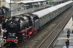 It rains seriously on 21 September 2014 when 01 150 is about to quit Neuenmarkt-Wirsberg with a steam shuttle to Marktschorgast cross the Schiefe Ebene.