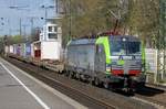 BLS 475 403 hauls a short freight through Köln Süd on 30 March 2017.