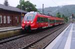 Hmsterbecken 442 707 enters Cochem on a pooring 3 July 2013.