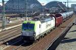 Captrain 193 895 passes through Dresden Hbf on 7 April 2018. 