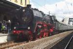 01 118 has entered Neustadt (Weinstrasse) on 31 May 2014 on Platform 1; the picture was taken fromPlatform 2.