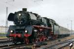 Scanned photo of 03 1010 entering Neustadt (Weinstrasse) on a rainy 29 September 2005.