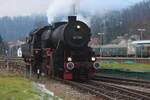 After having brought in an extra train, EFZ 52 7596 stands at Hausach to take water on 29 December 2024. The extra train is deployed traditionally each year by EFZ between St.Georgen and Triberg -but since both stations are way to small and cramped to gibve the loco fresh water and to stable the train set for two hours, the second train naturally is lengthened to Hausach, where there is obviously enough space to refresh the loco and stable the train set -and giving paying passengers an extra ride!