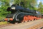 Only two DB Pacifics Reihe 10 were build, since the design was overtaken by Diesel and electric traction in post-1945 West Germany. 10 001 now rests at the DDM in Neuenmarkt-Wirsberg, where it took a sun bath on 23 May 2010.