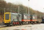 Total history: scanned picture of RF 4 with Vos-Logistics trailers at the HuPaC-terminal at Ede-Wageningen on 3 July 2004. The 'Bakkies/Hippels' (ex NS serie 600, an English Electric product) are gone, the HuPaC-terminal at Ede-Wageningen is closed. But Vos-Logistics still uses rail and Ede-Wageningen still exists. In Great-Britain, the three axled locos -of which NS 600, later RRF 1-5, are a spinn-off- can still be seen.