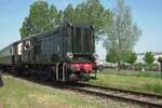 On 19 May 2012 SGB 521 shunts passenger stock during an Open Day at the Stoomtram Goes-Borssele.