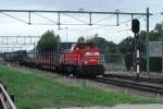 DBSRN 6426 with short hopper to Venlo (just across the brigde over the river Maas) is about to pass Blerick, 16 August 2013.