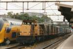 Scanned picture of 6444 with Vos-Logistics train passing through Arnhem CS on 16 March 1996.