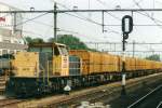 Scanned picture of 6479 with refuse train in Sittard on 29 July 1997.