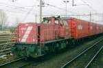 ON 31 March 2004,this Opel train is pulled by 6518 at Nijmegen. 