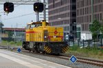 Strukton 303008 runs solo through 's Hertogenbosch on 29 June 2016.